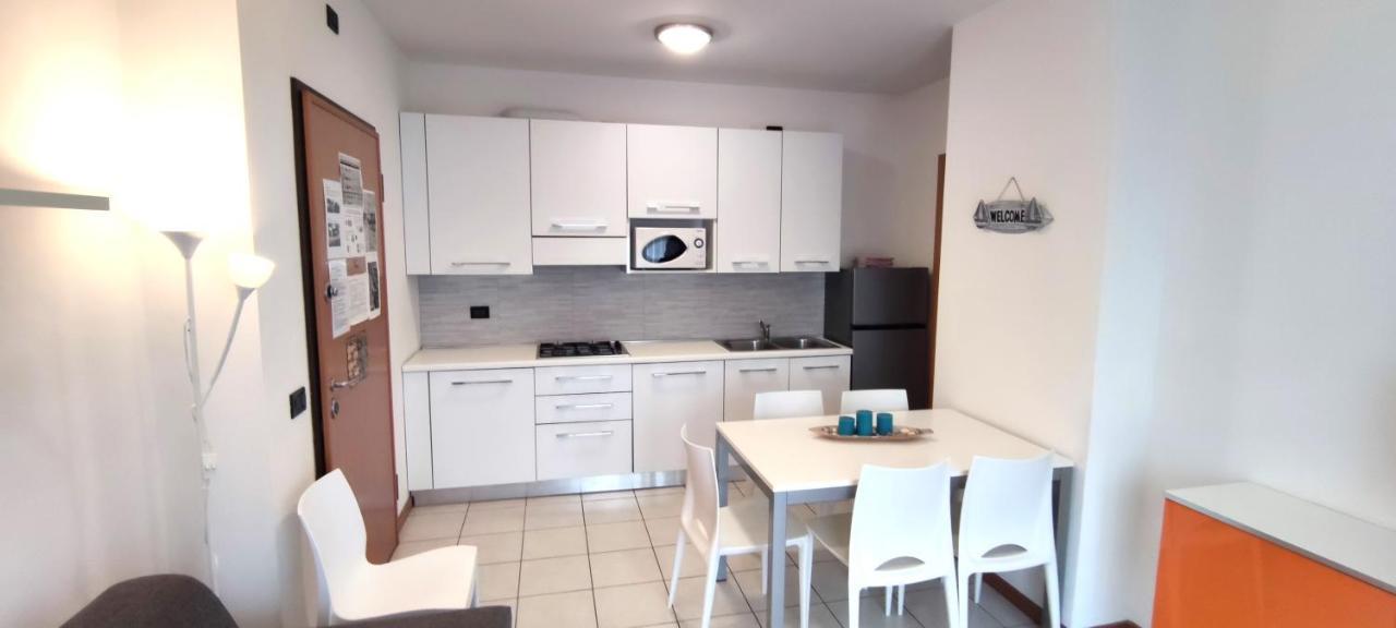 Residence Roberta Con Piscina - Agenzia Cocal 카오를레 외부 사진